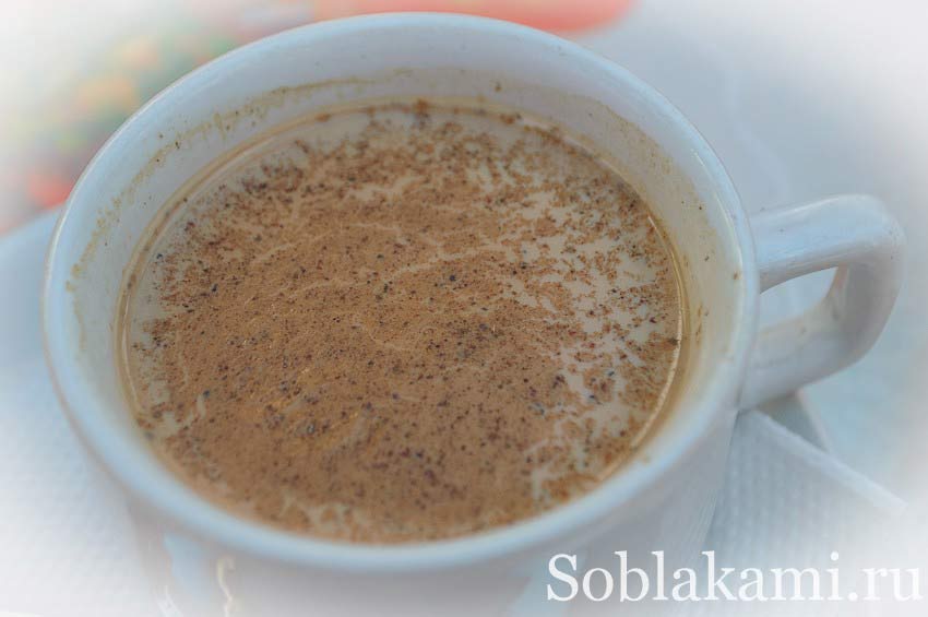 Masala tea - знаменитий чорний годину з молоком і спеціями