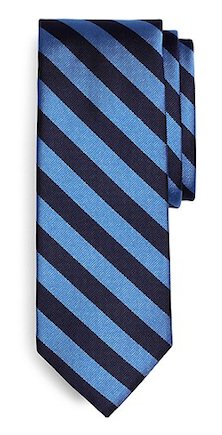 Чим скромніше забарвлення смуг і чим менше їх ширина, тим формальні виглядає краватка