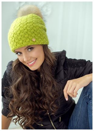фасон:Зовнішній вигляд жіночої шапки визначається віянням моди іфантазією дизайнера