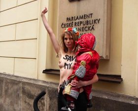Анастасія Гришай (Фото: Олексій Пономарьов)   Голими грудьми чеський парламент, схоже, не здивуєш