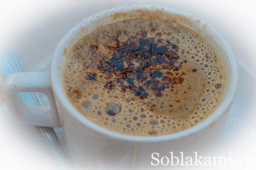 Milk coffee - розчинний порошковий кави, доданий в гаряче молоко