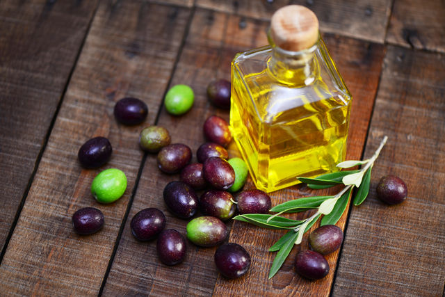 Серед рослинних масел для здоров'я оливкова займає особливе місце